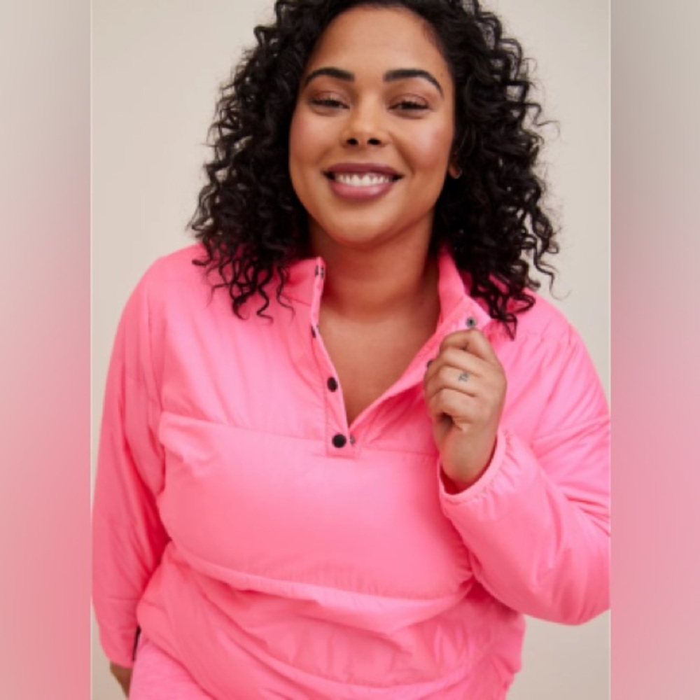 Happy Camper by Torrid Neon Pink Puffer Fleece Pullover Jacket - Picture 3 of 10